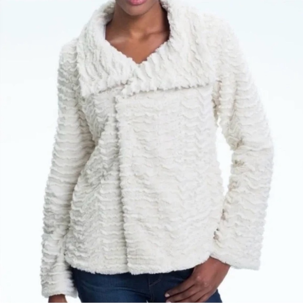 Patagonia Pelage Fluffy Ivory Fleece Women’s Jacket Size Medium